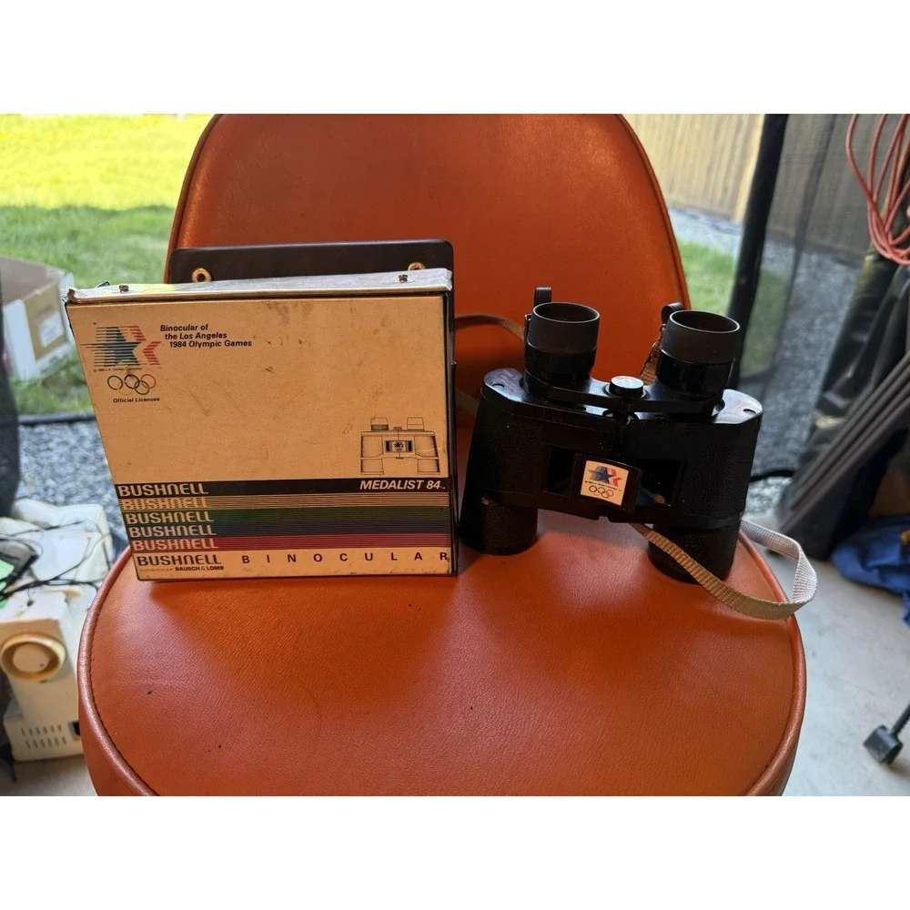 VINTAGE BINOCULAR OF THE LOS ANGELES 1984 OLYMPIC GAMES BY BUSHNELL